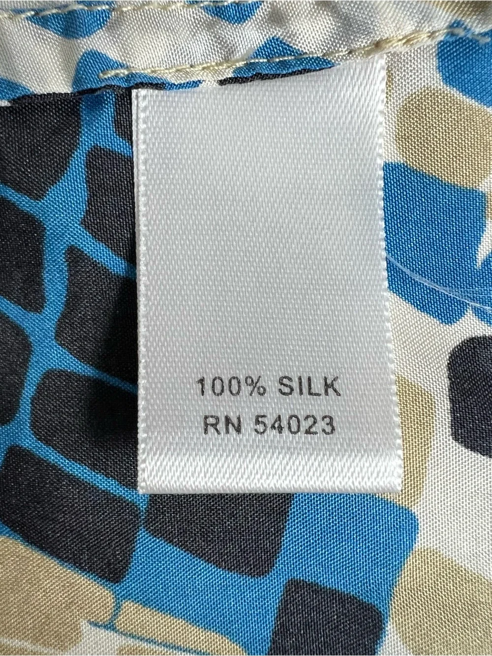 Banana Republic Quiet Luxury 100% Silk Abstract Print Artsy Y2K Blouse Academia